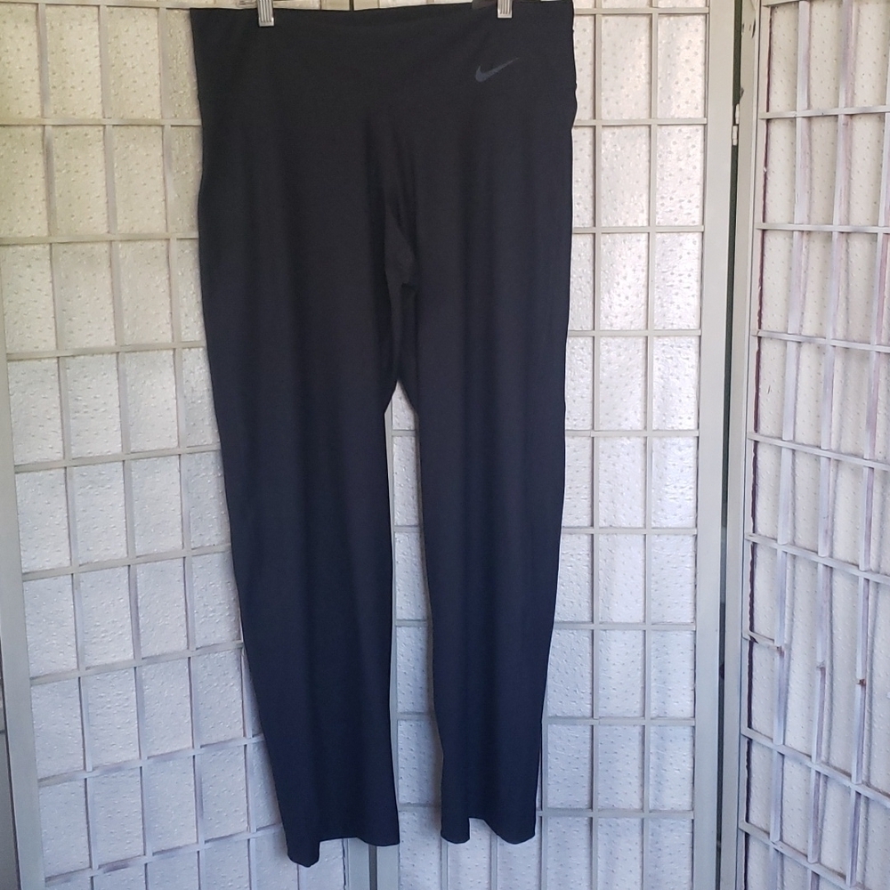 Nike black classic fit woman training plus size 1X new